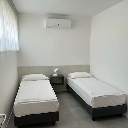 Villa San Zeno Rooms-2