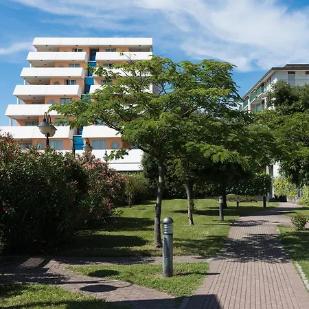 Aparthotel Holiday-2