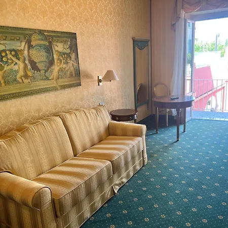 Hotel Alla Riviera Lake View-2
