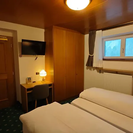 Hotel Roy-3