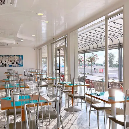 Hotel Riviera-3