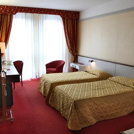 Hotel Maxim-2