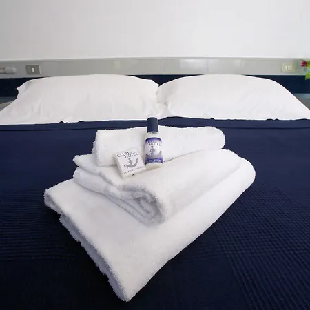 Club Hotel-2