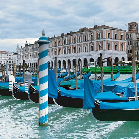 Foscari Palace-2