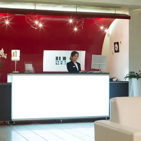 Domino Suite Hotel & Residence-3