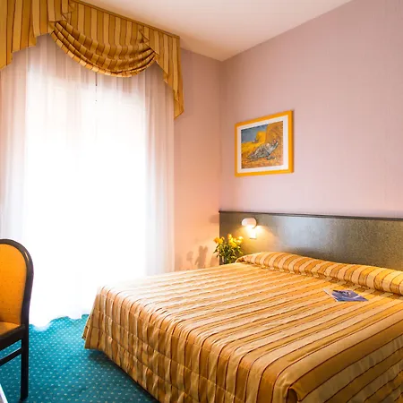 Hotel Capri Bardolino 3S-2