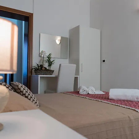Backpackers House Venice-3