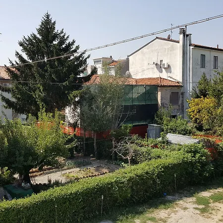 Venice Garden Apartments-2