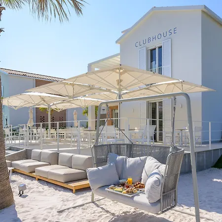 Pareus Beach Resort-2