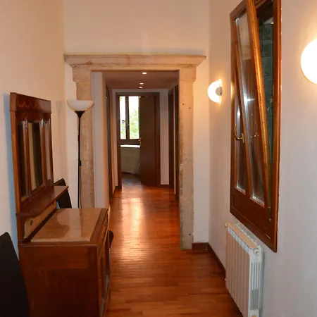 Dorso Duro Apartment-3