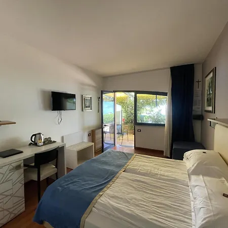 Hotel Villa Carlotta-2