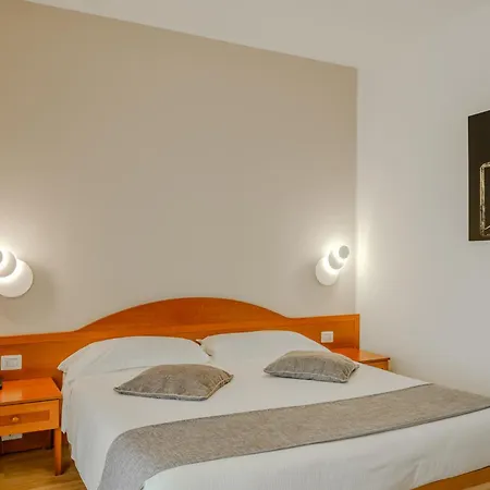 Hotel Nuova Barcaccia-2
