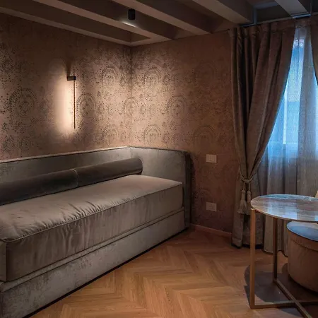 Hotel Antiche Figure-3