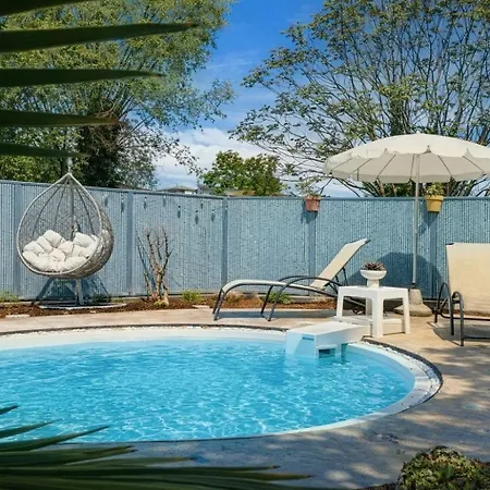 Picnic Room And Pool-2