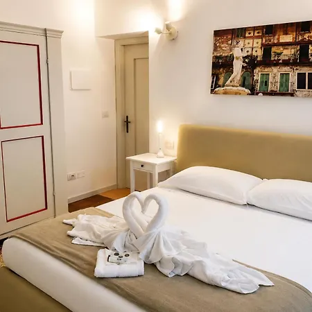 Palazzo Della Torre Room-2
