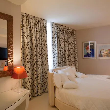 Base Hotel-2