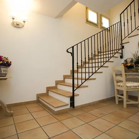Guest House Dolce Laguna-3