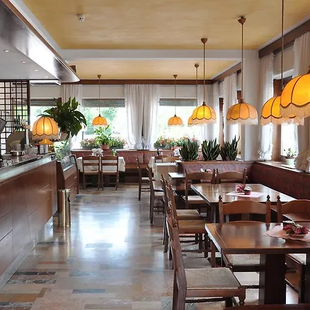 Albergo Ristorante Cima I Pra'-2