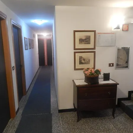 Hotel Aurora-3