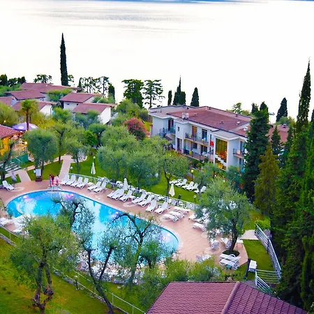Villaggio Albergo Casa E Lago-3