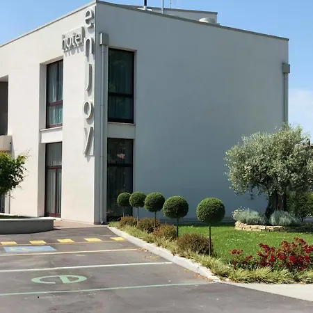 Hotel Enjoy-3