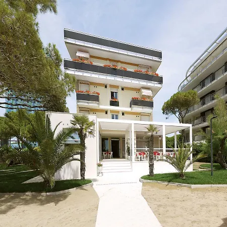 Hotel Bertha Fronte Mare-2