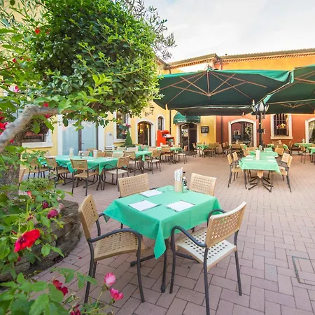 Hotel Antichi Cortili-3