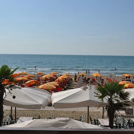Hotel Righetto Fronte Mare-2