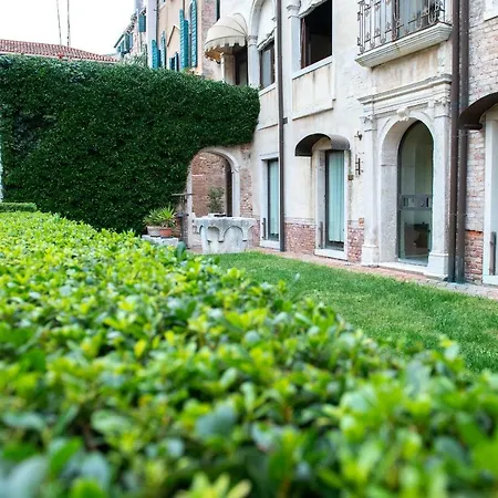 Palazzo Contarini Della Porta Di Ferro-3