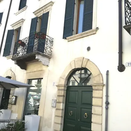 Verona Relais + Private Parking-3