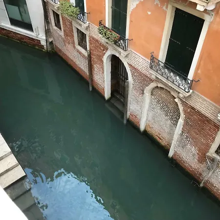 Le Due Corone Bed & Breakfast-2