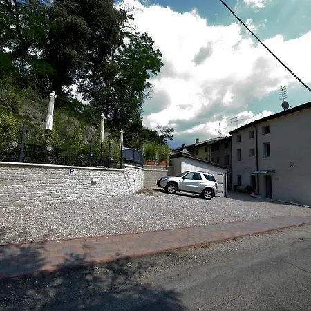 Spagnoi Rooms-2