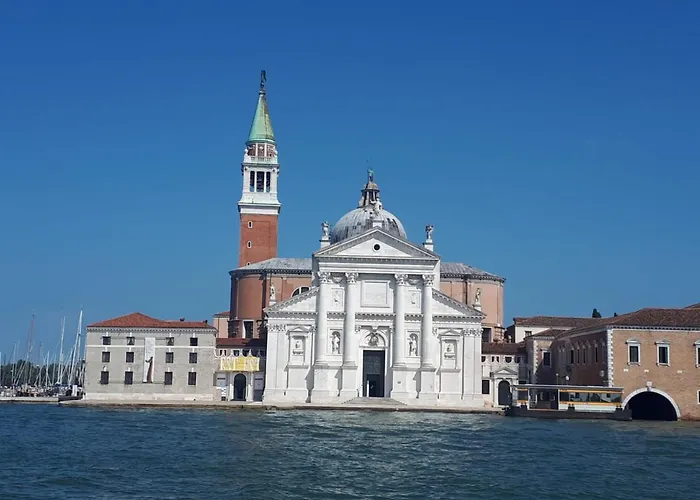 Lido di Jesolo hotels near Piazza Drago