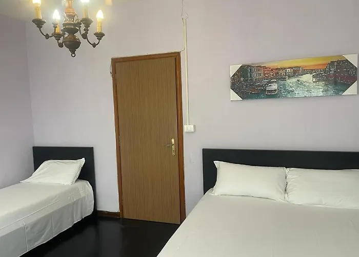 Venice Night 13 Family Room Mestre