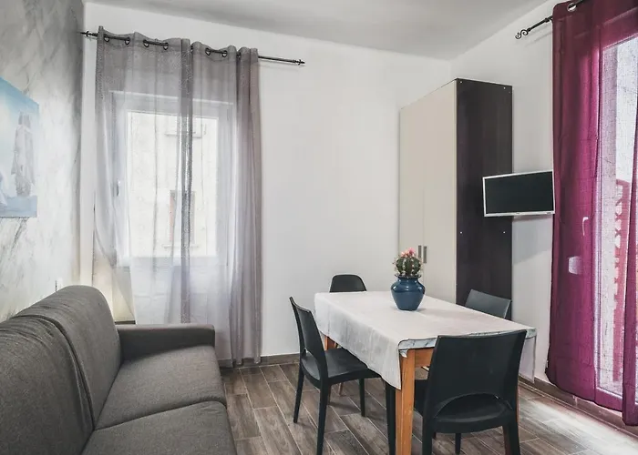 Bulldog Station Apartments With Private Wc, Ac, Tv Mestre