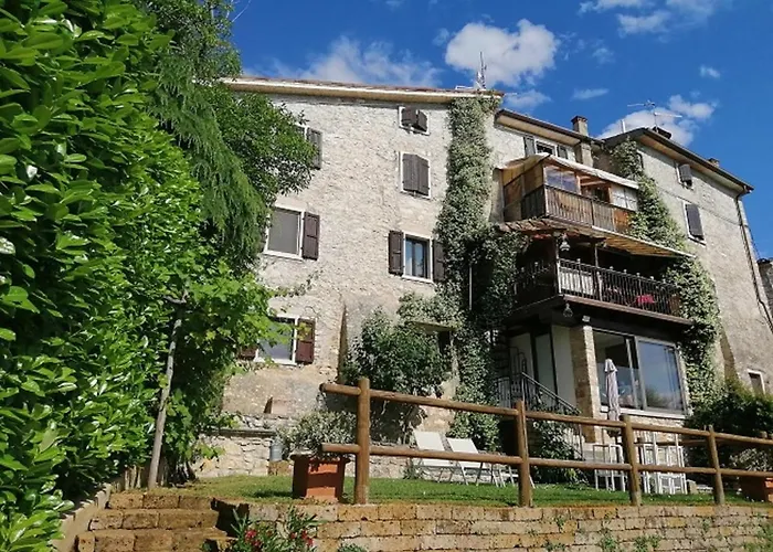 Beb Da Paolo Con Vista Lago San Zeno di Montagna