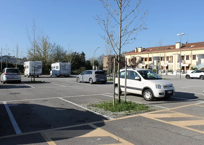 Treviso hotels near Monumento ai Caduti delle Guerre