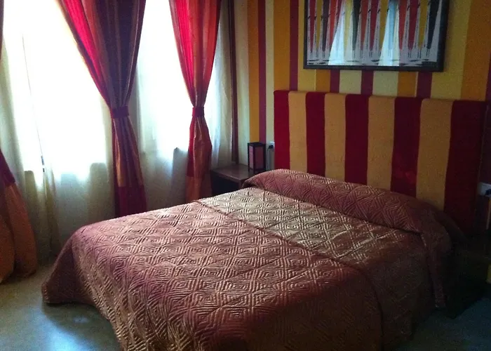 Hotéis perto de Teatro Romano