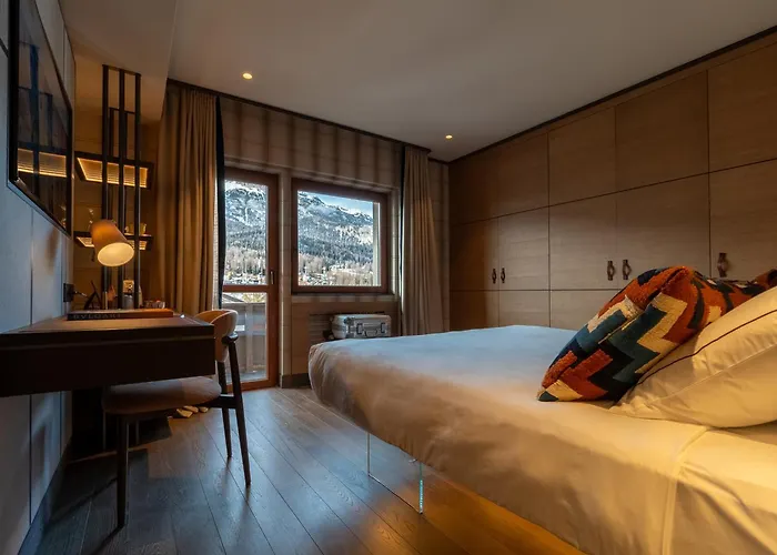 Cortina d'Ampezzo hotels near Roncato Festis