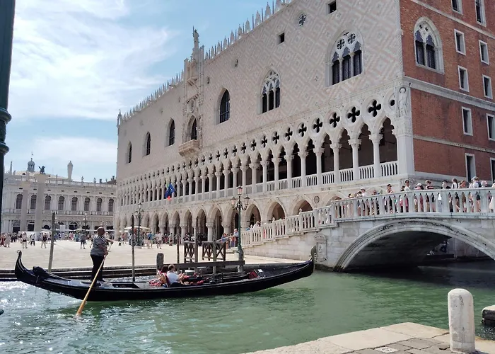 Ca Bibi, Guest House Close The Grand Canal Venise