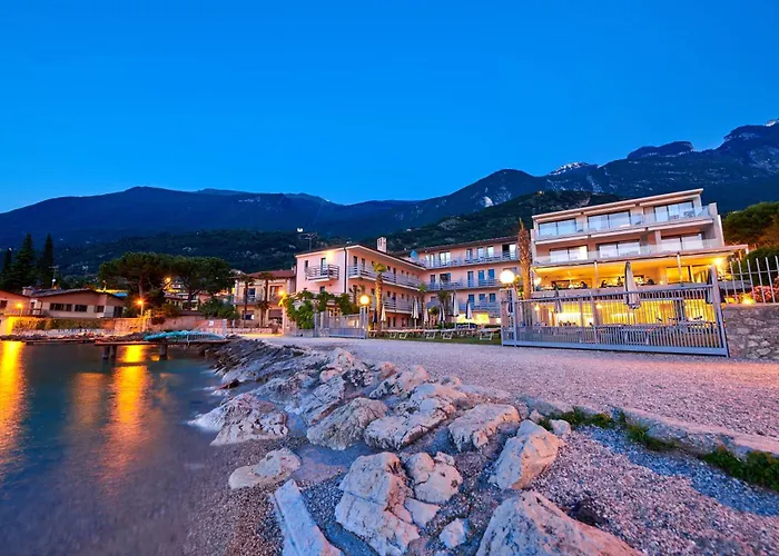 Hotel Castello Lake Front Malcesine