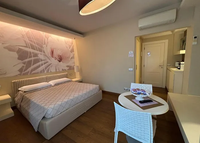 Oreste Suite Lazise