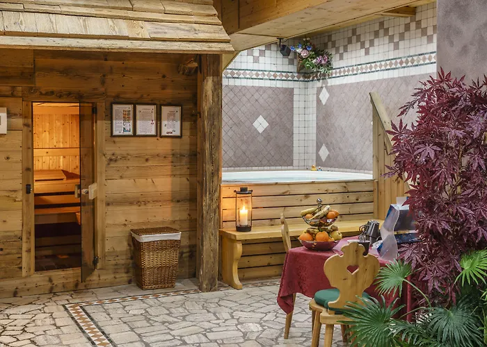 Cortina d'Ampezzo hotels near La Cooperativa di Cortina