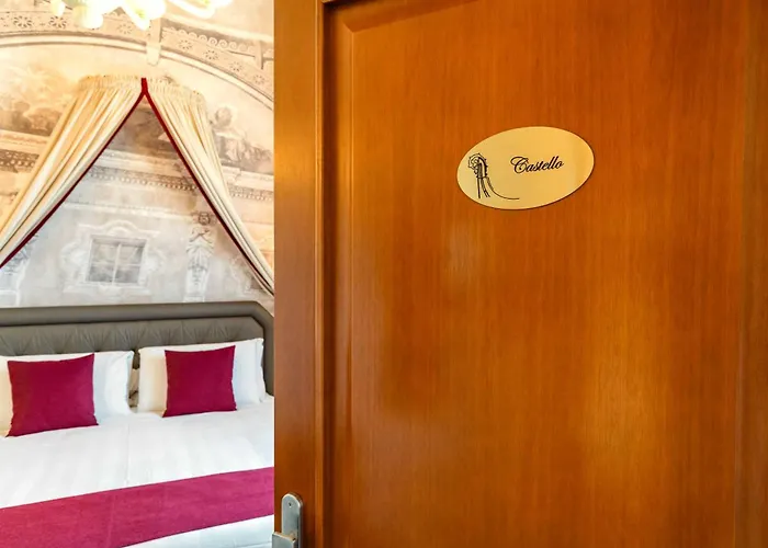 Venice hotels near Basilica di San Marco