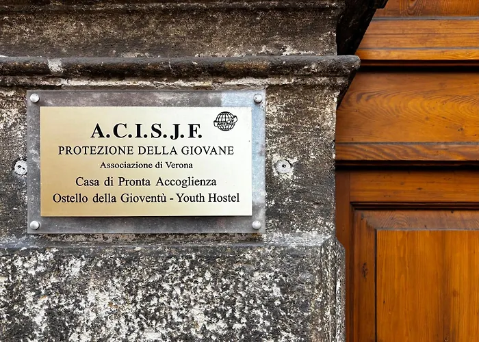 Hostels in Verona
