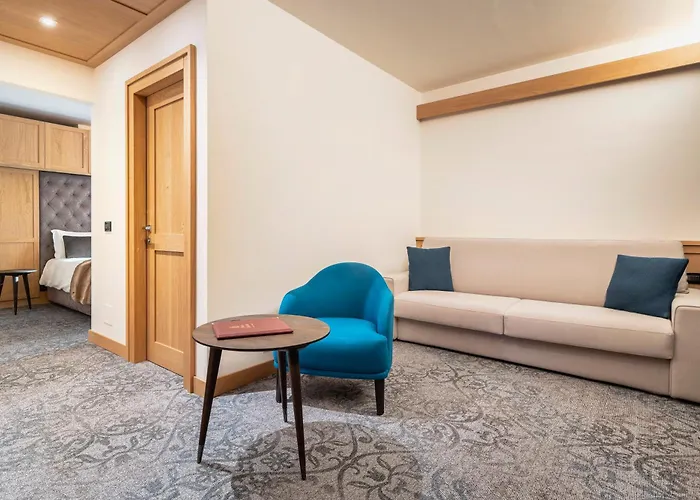 Cortina d'Ampezzo hotels near Col Druscie
