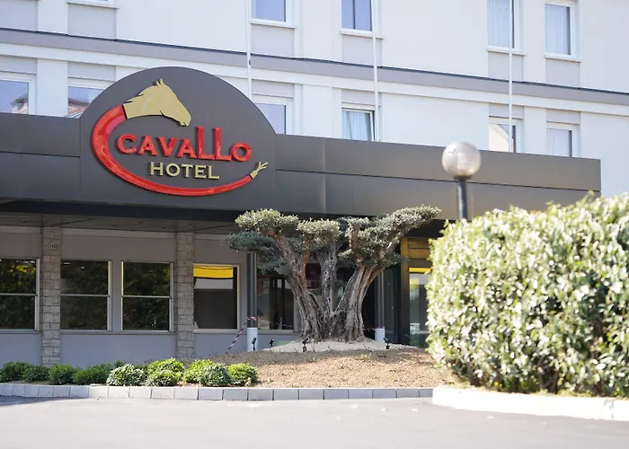 Verona hotels near Piazzale Castel San Pietro