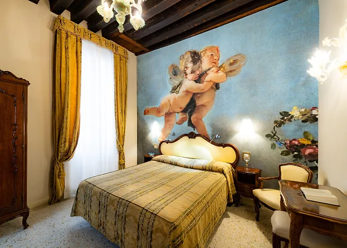Venice hotels near Arte Daniele Lucchetta