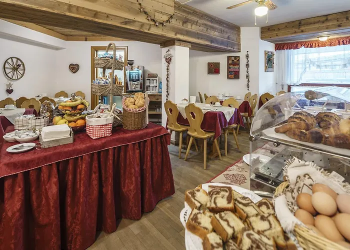 Cortina d'Ampezzo hotels near Lago Ghedina