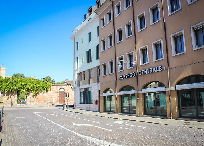 Este Hotels